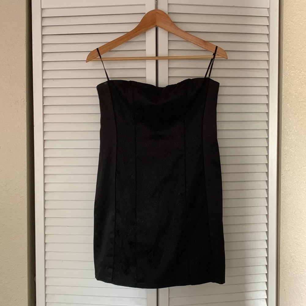 Forever 21 ✨ Strapless Black Midi Dress